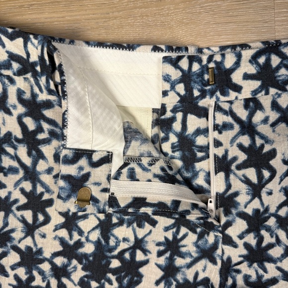 NWT J. Crew Blue and White Patterned Linen Shorts, Size 6 - Picture 4 of 6